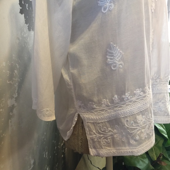 White embellished dainty Summer V Neck Sequined Sparkly classy - Picture 4 of 7